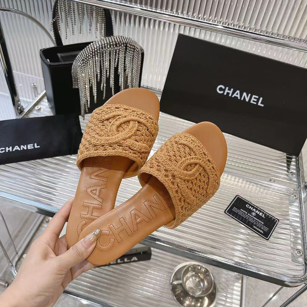 SLIPPERS CARAMEL BROWN SHEEPSKIN