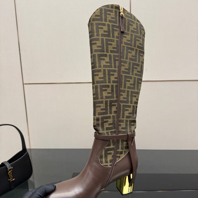 FENDI 25S KNEE-HIGH BOOTS 50 MM IN DARK BROWN CALFSKIN AND FABRIC PRINT LOGO