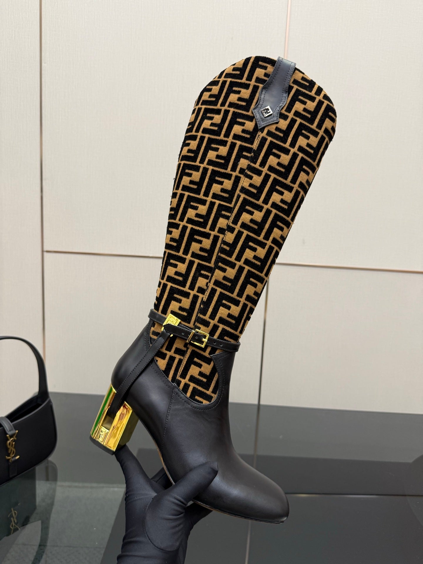 FENDI 25S KNEE-HIGH BOOTS 50 MM IN BLACK CALFSKIN AND BROWN FABRIC PRINT LOGO