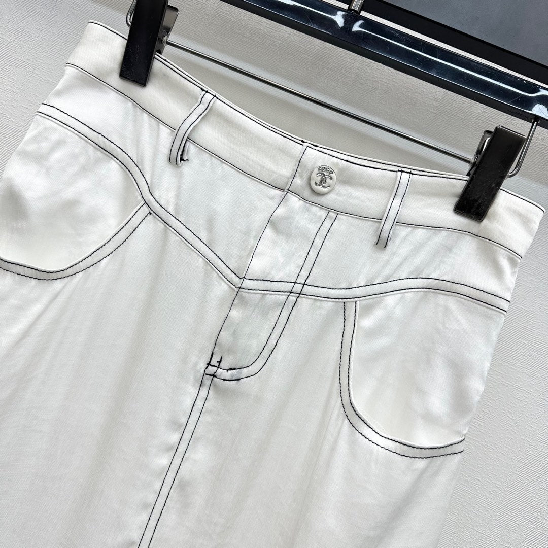 CHANEL HIGH-WAIST SKIRT WITH CUT-OUT HEM 274762