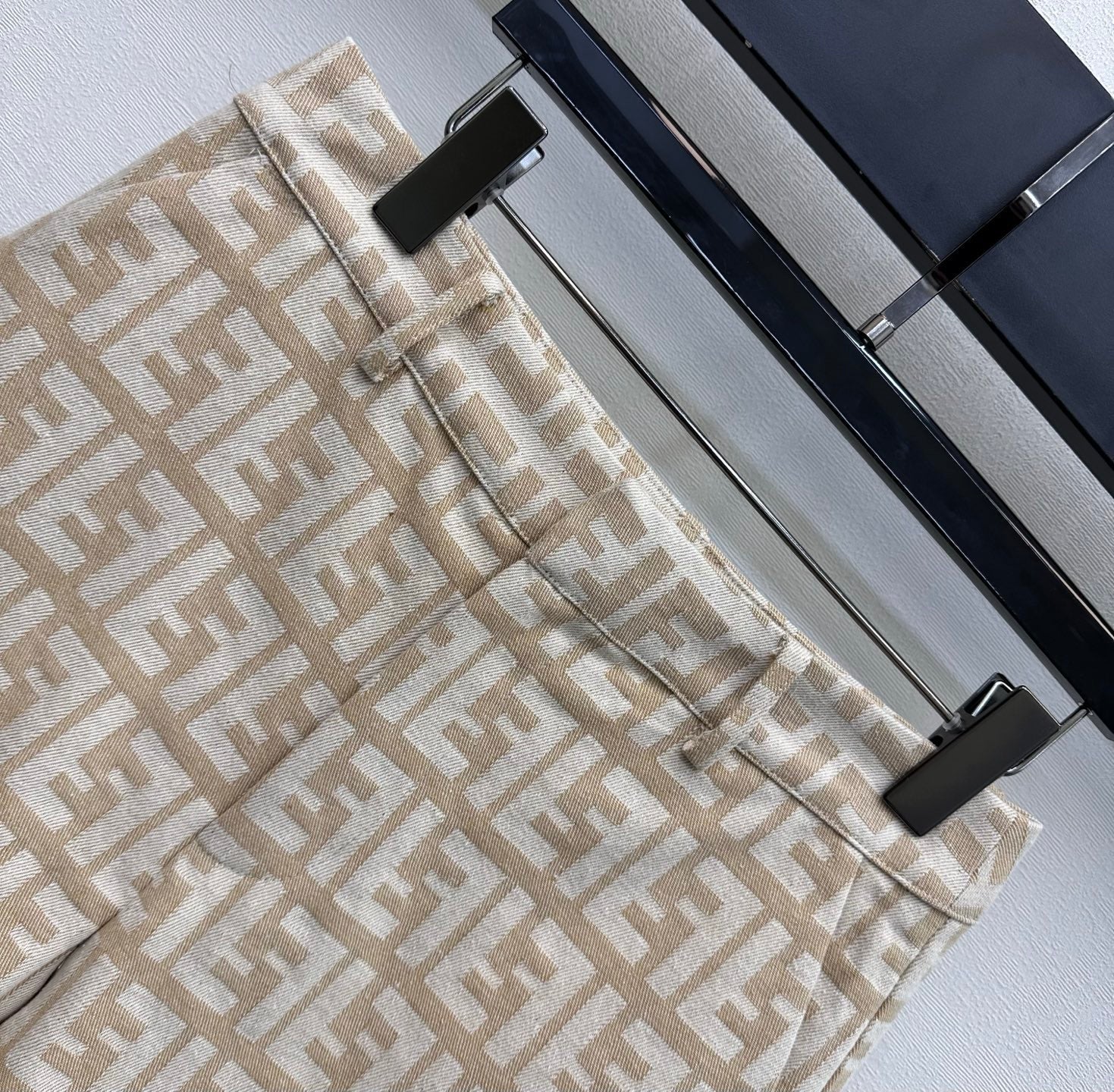 FENDI JACQUARD MOTIF SET IN BEIGE
