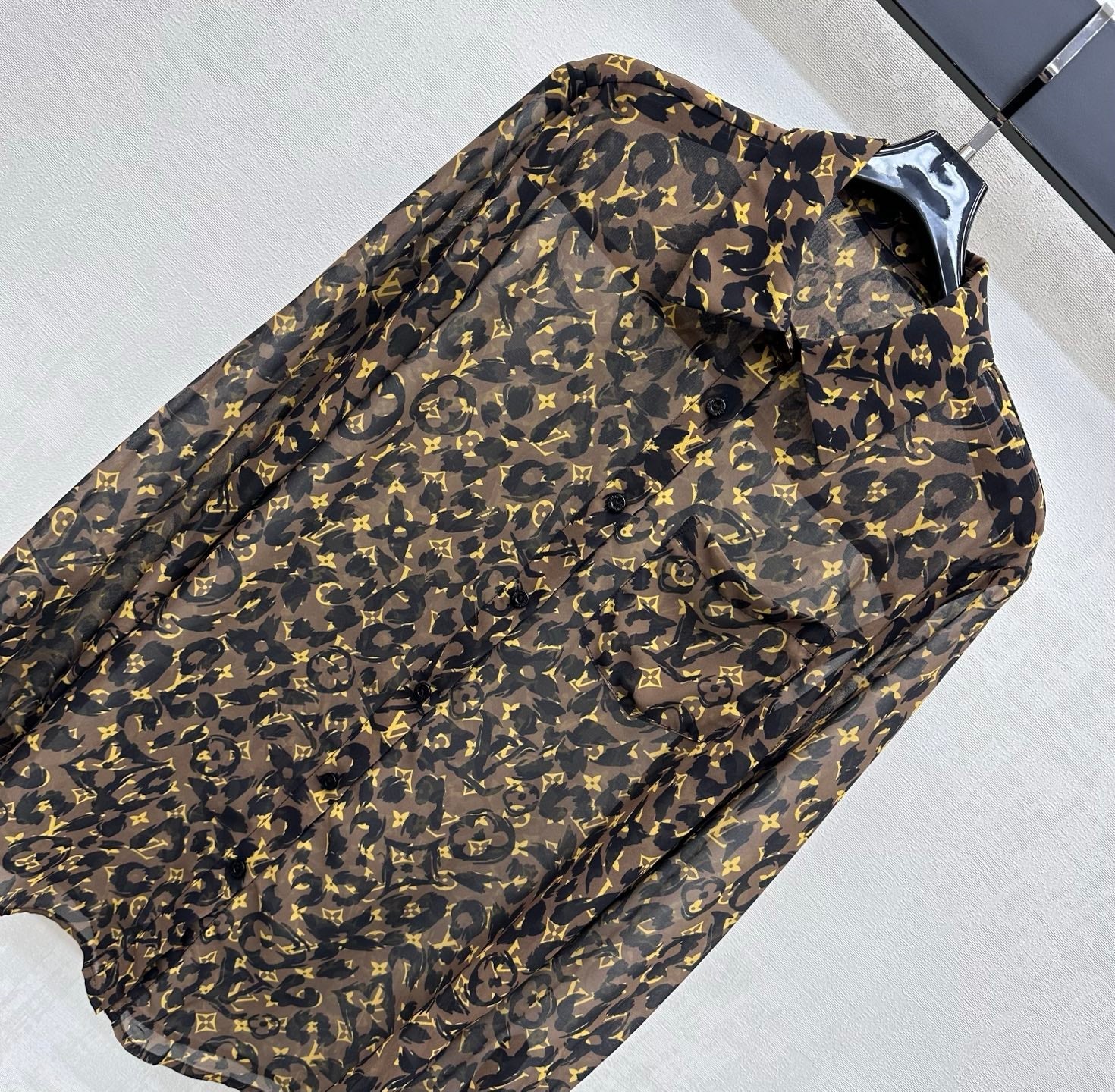 LV 26S SHIRT STYLE 241