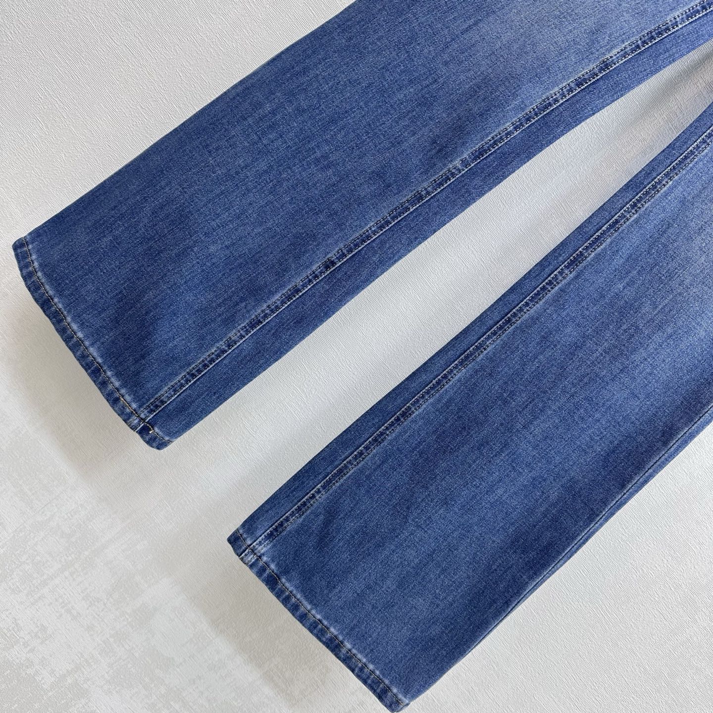 LV 26S FLARED DENIM JEANS STYLE 235