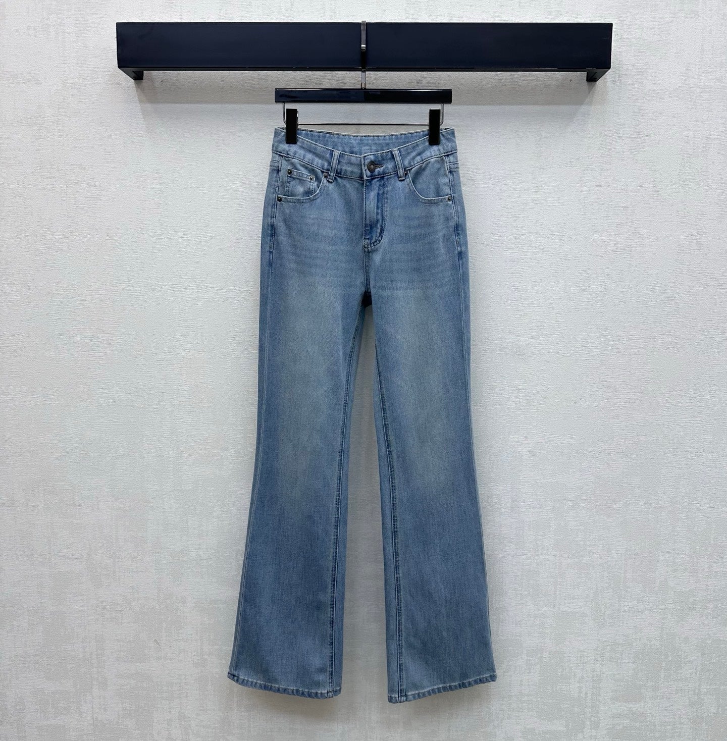 LV 26S FLARED DENIM JEANS STYLE 234