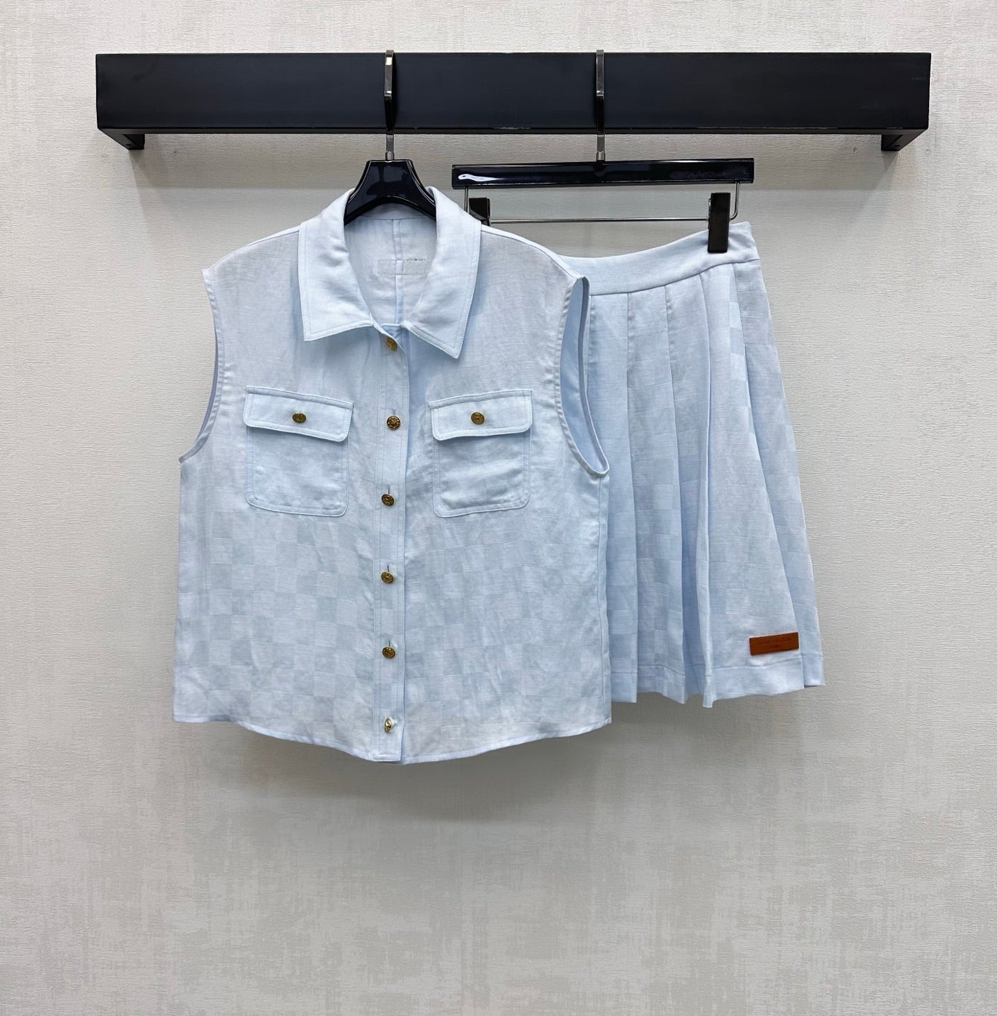 LV 26S TOP AND SKIRT SET STYLE 215