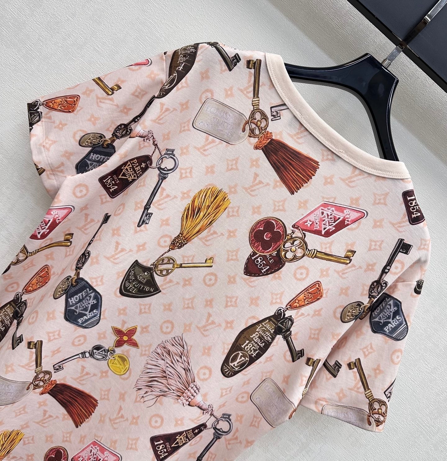 LV 26S T-SHIRT STYLE 176