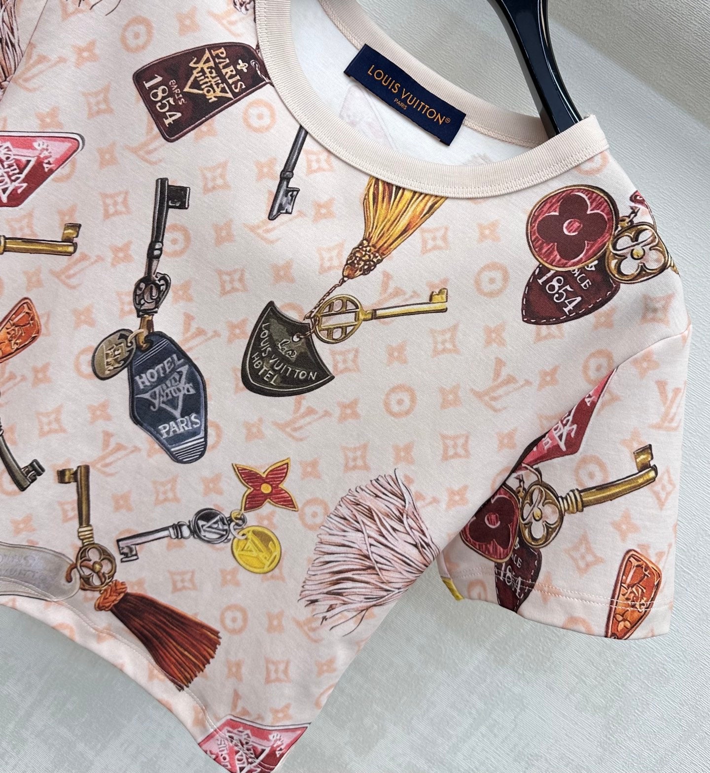 LV 26S CROPPED T-SHIRT STYLE 179