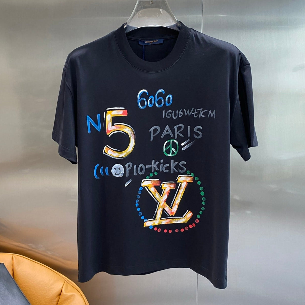 LV BLACK COTTON GRAFFITI T-SHIRT 238908