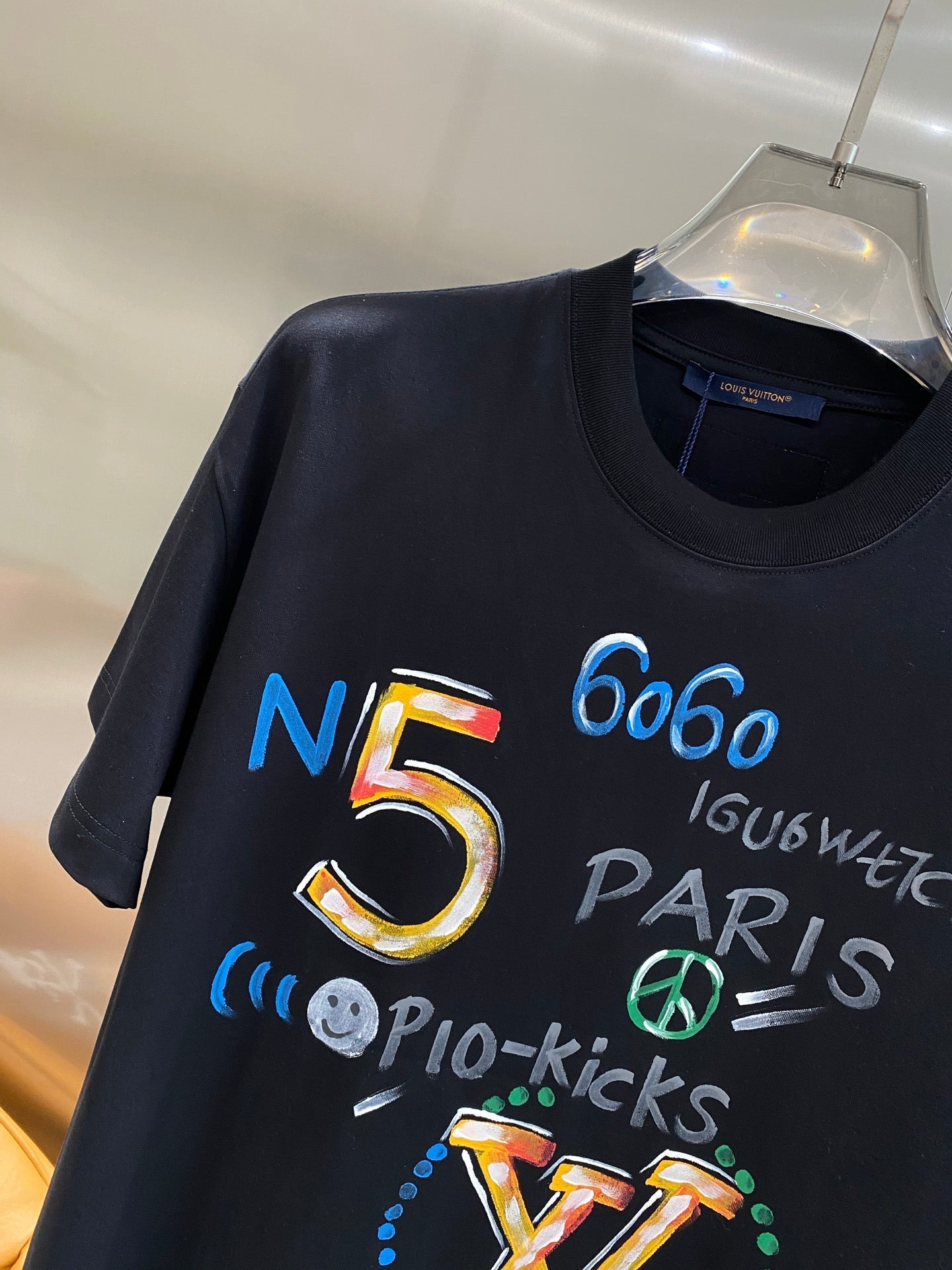 LV BLACK COTTON GRAFFITI T-SHIRT 238908