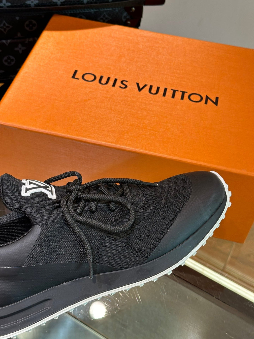 LV SNEAKERS IN BLACK CALFSKIN AND FABRIC BREATHABLE
