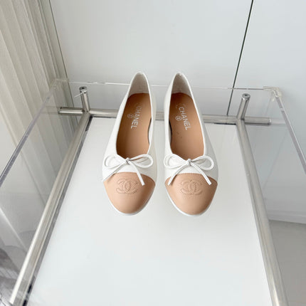 CHANEL 26S BALLET FLATS IN WHITE CALFSKIN WITH BEIGE TOE CAP AND BOW