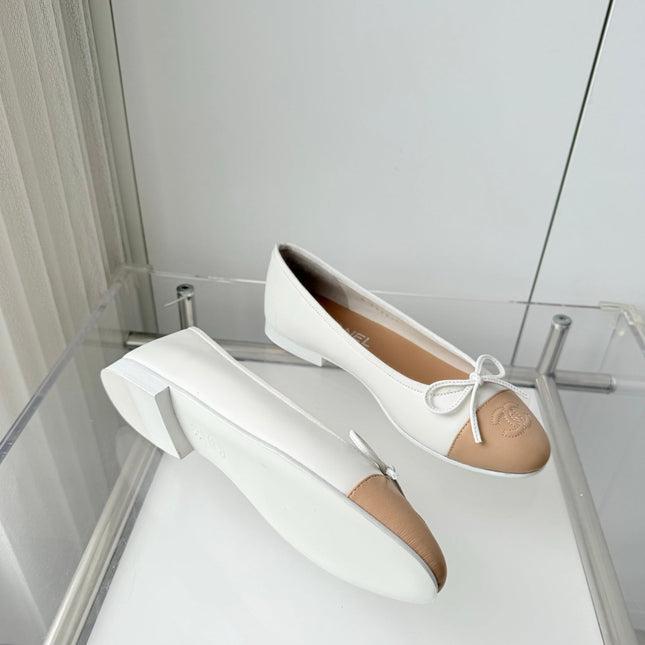 CHANEL 26S BALLET FLATS IN WHITE CALFSKIN WITH BEIGE TOE CAP AND BOW