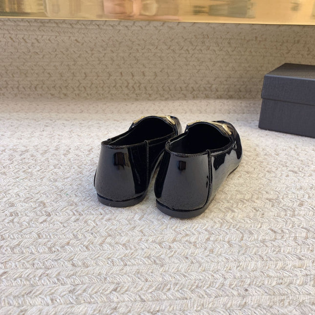 LOAFERS WITH GOLD HARDWARE IN BLACK GLOSSY CALFSKIN