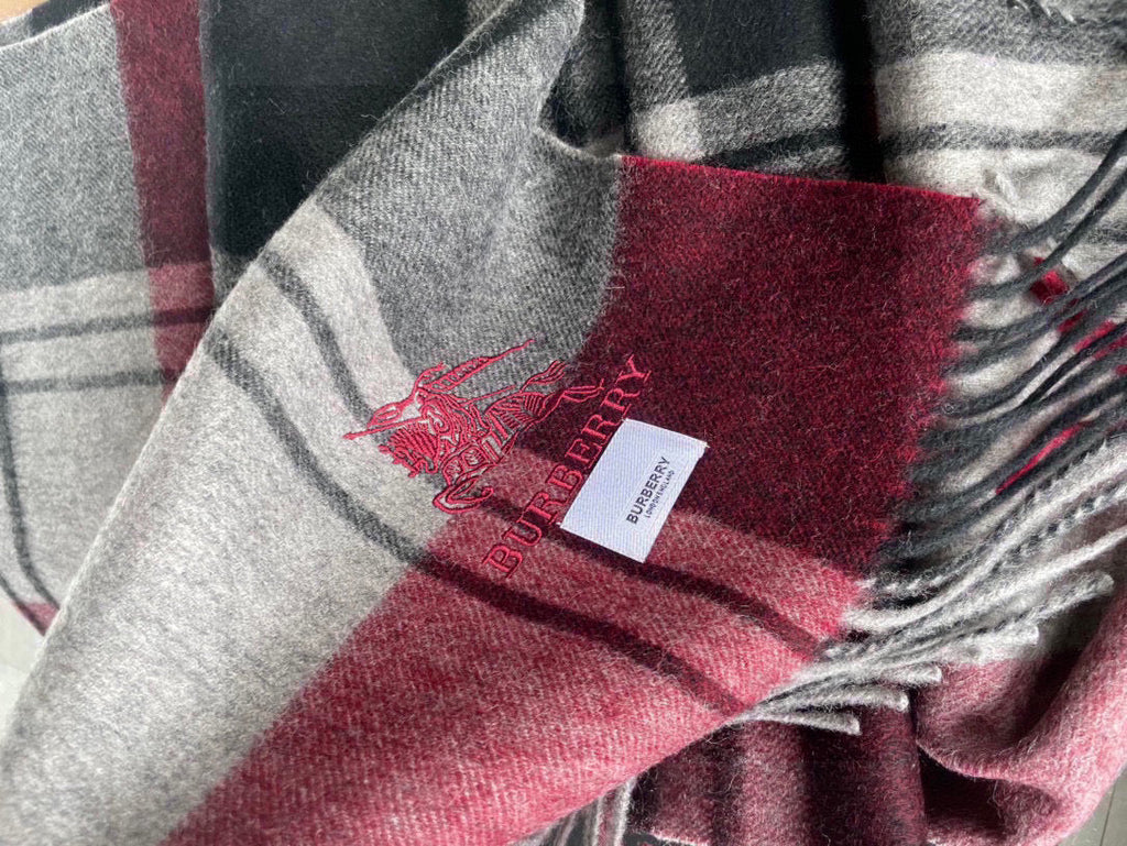 BURBERRY 25S SCARF 200 CM IN CASHMERE 938234