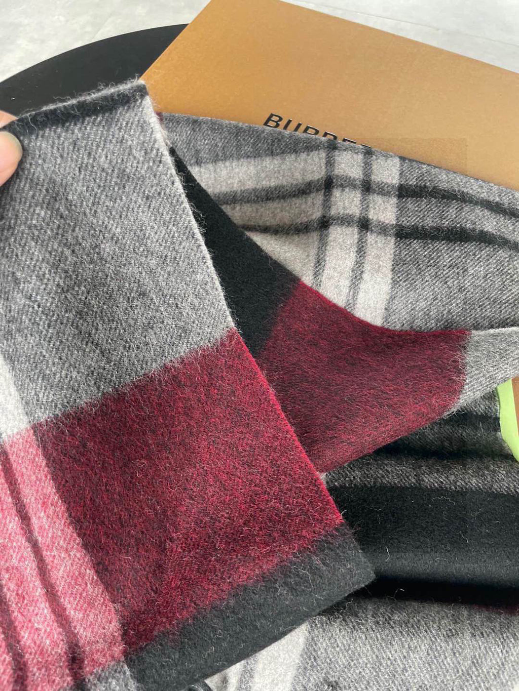 BURBERRY 25S SCARF 200 CM IN CASHMERE 938234