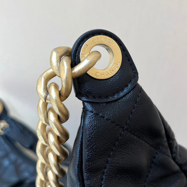 CHANEL QUILTED HOBO CARGO BAG 35 IN BLACK CALFSKIN GOLD CHAIN