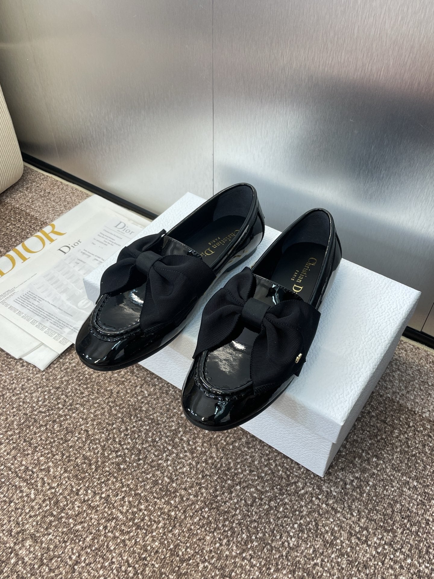DIOR 25S LOAFER IN BLACK PATENT CALFSKIN AND GROSGRAIN