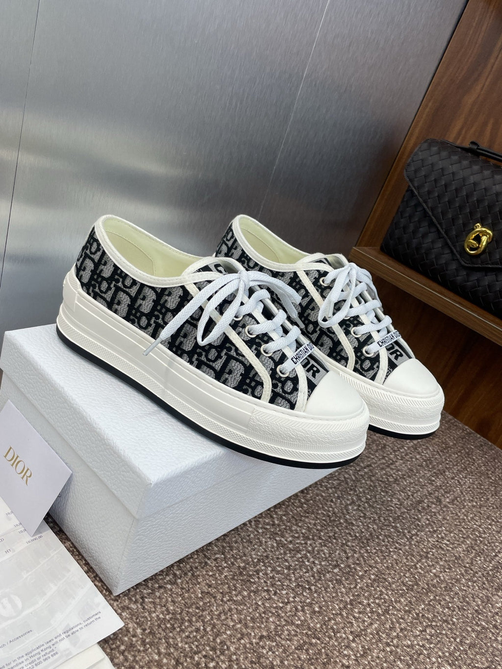 DIOR 25S WALK'N' SNEAKER IN DEEP BLUE DIOR OBLIQUE EMBROIDERED COTTON