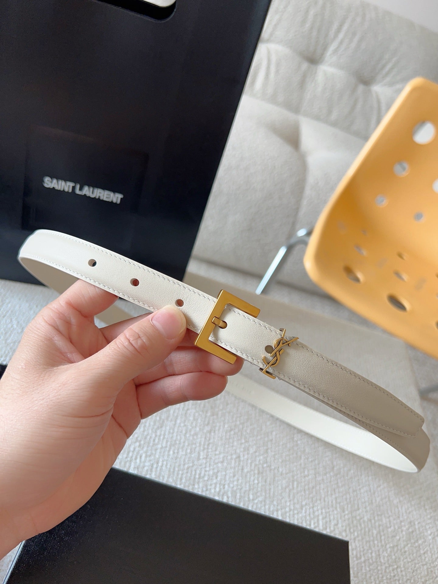 YSL 25S BELT 20 MM IN CREAM WHITE CALFSKIN 571017