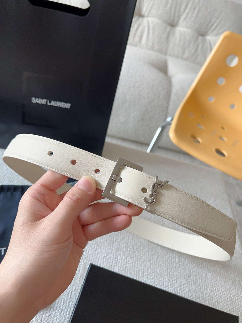 YSL 25S BELT 30 MM IN CREAM WHITE CALFSKIN 571018