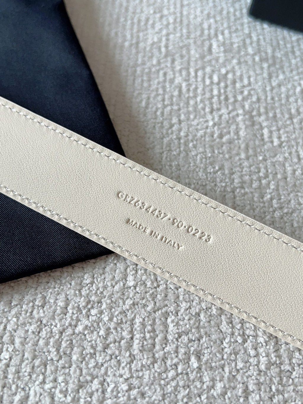 YSL 25S BELT 30 MM IN CREAM WHITE CALFSKIN 571018