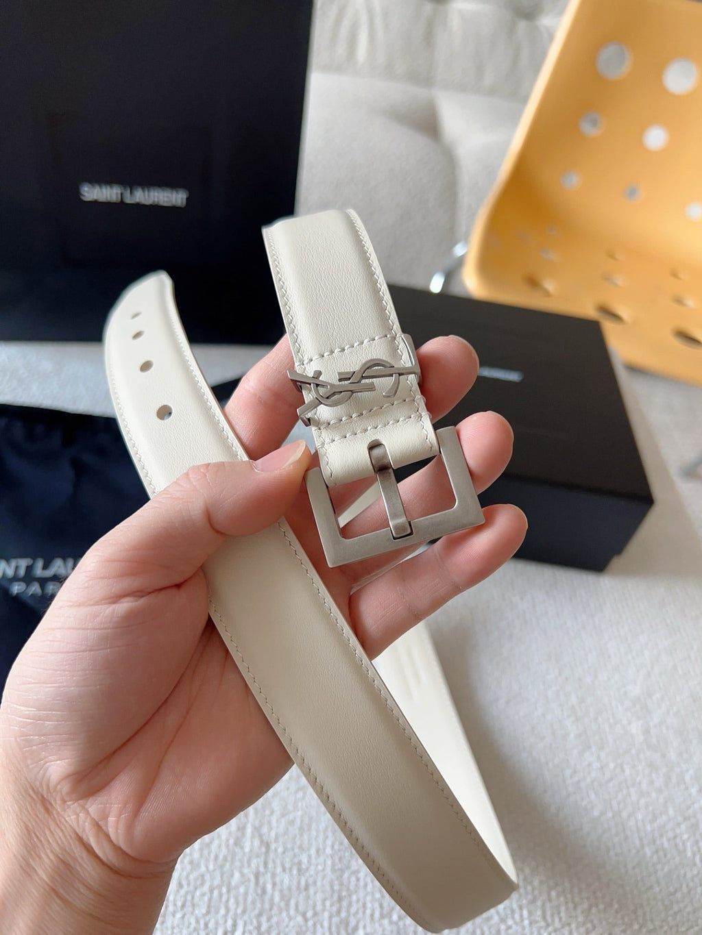 YSL 25S BELT 30 MM IN CREAM WHITE CALFSKIN 571018