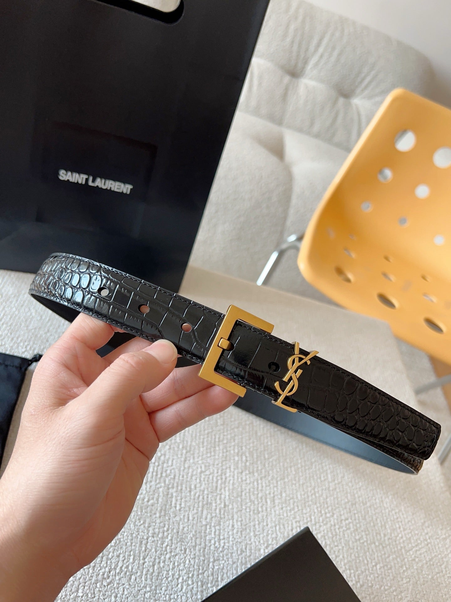 YSL 25S BELT 30 MM IN BLACK CALFSKIN SNAKE-EMBOSSED 571011