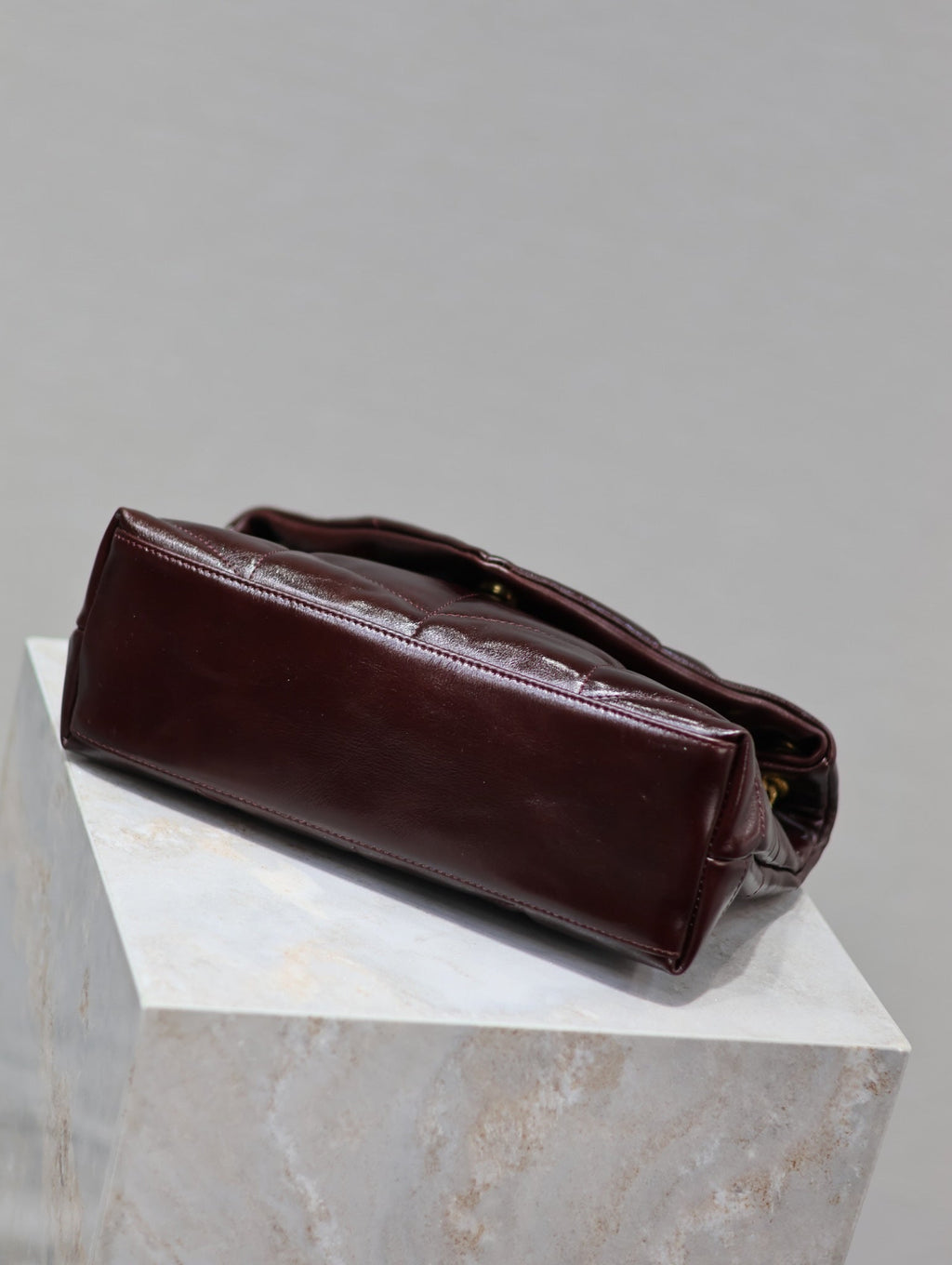 YSL 25S LOULOU PUFFER MEDIUM 29 IN DARK BURGUNDY CALFSKIN