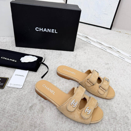 CHANEL 26S DOUBLE STRAP SLIDE SANDALS IN BEIGE SUEDE AND CALFSKIN