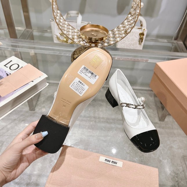 MARY JANE SANDAL CAP TOE WHITE SHEEPSKIN - MID HEEL