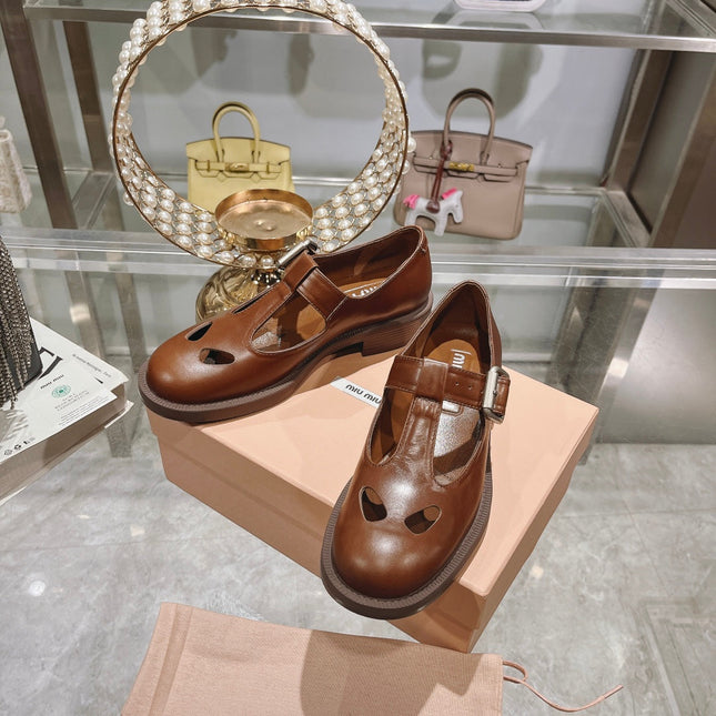 SANDAL CHESTNUT COLOR COWHIDE WITH STYLIZED T-STRING