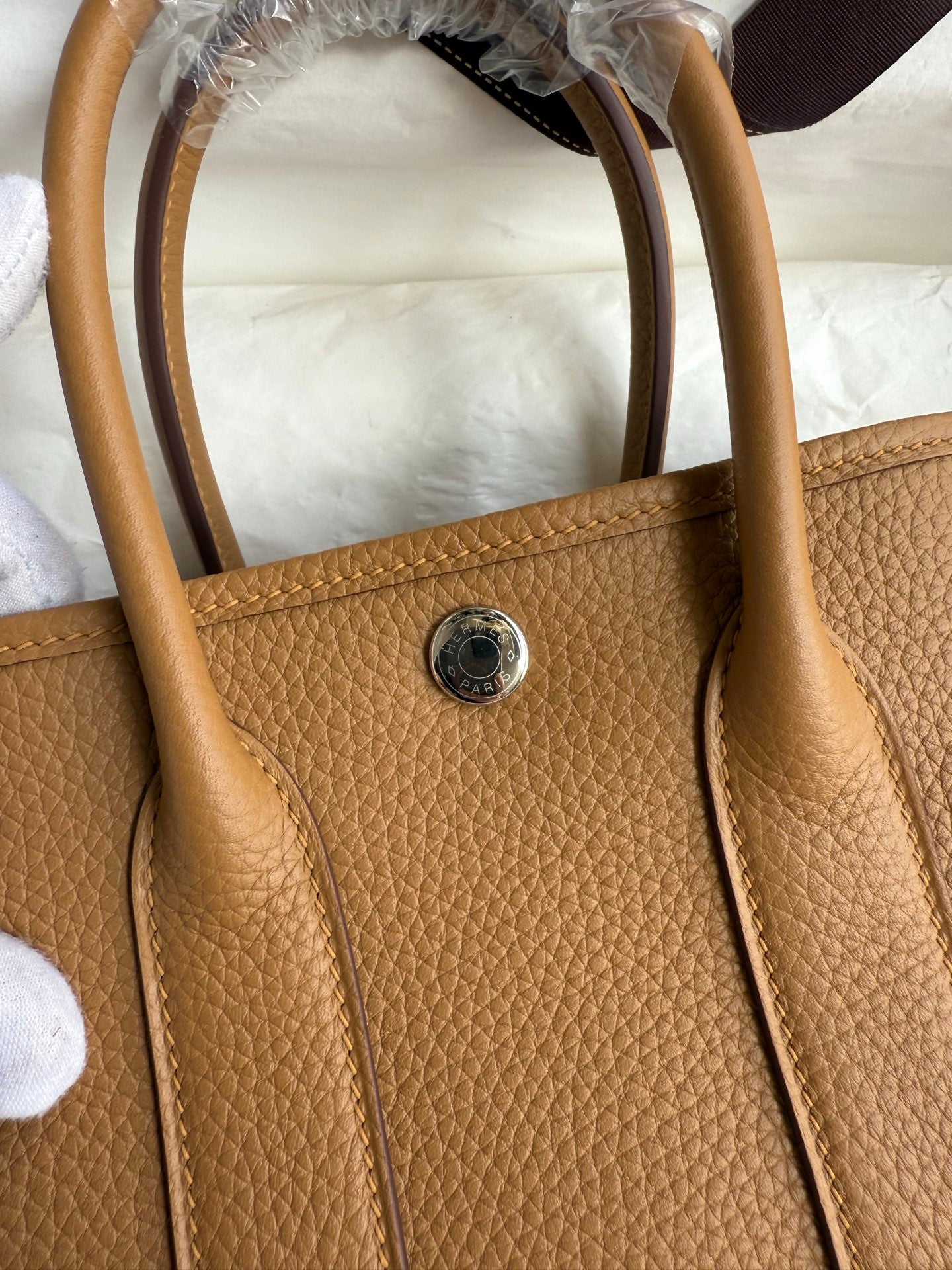 HM 25S GARDEN PARTY 23 CM IN CARAMEL BROWN TOGO