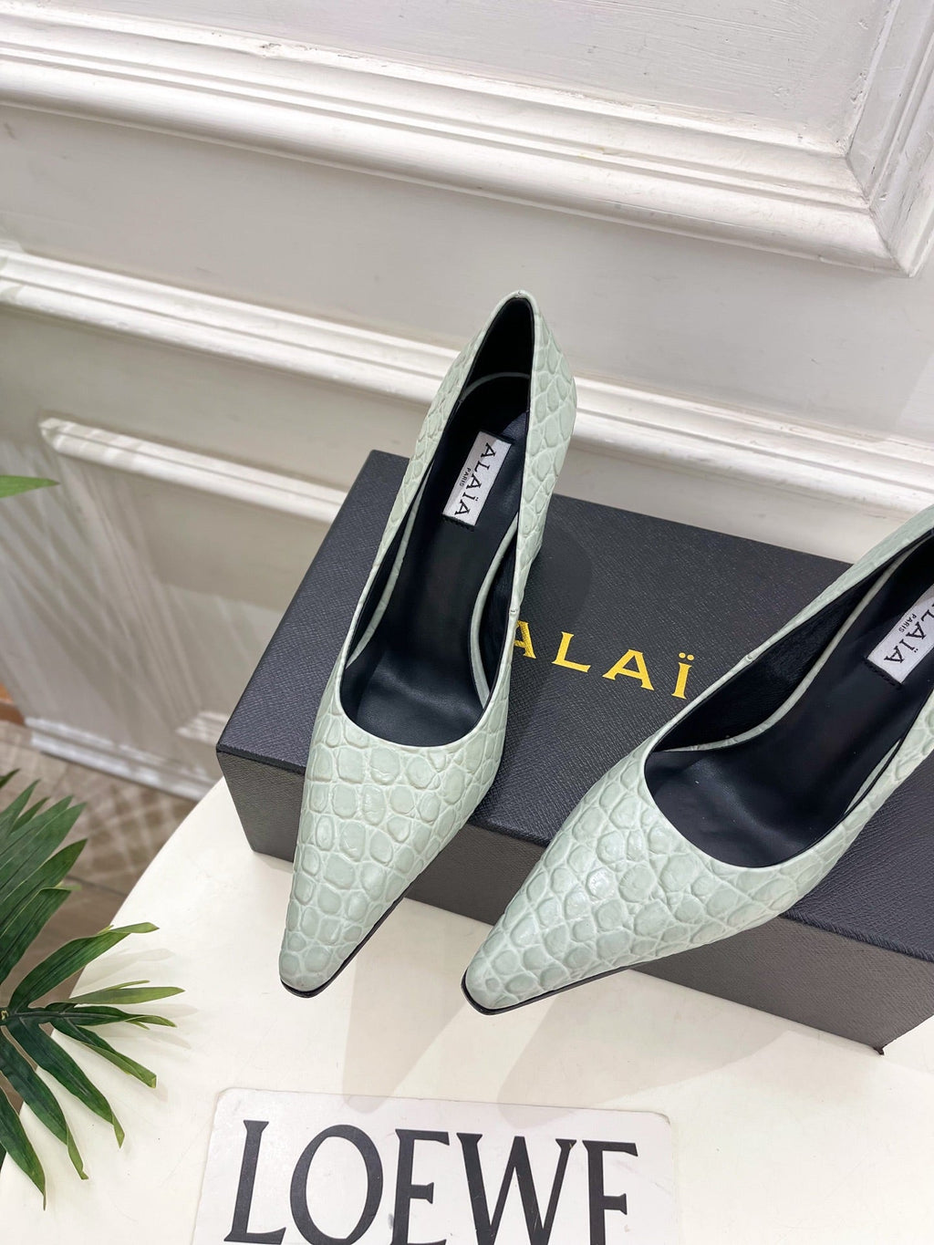 ALAIA 26S HIGH HEELS 95 MM IN SAGE GREEN CROCODILE-EMBOSSED CALFSKIN