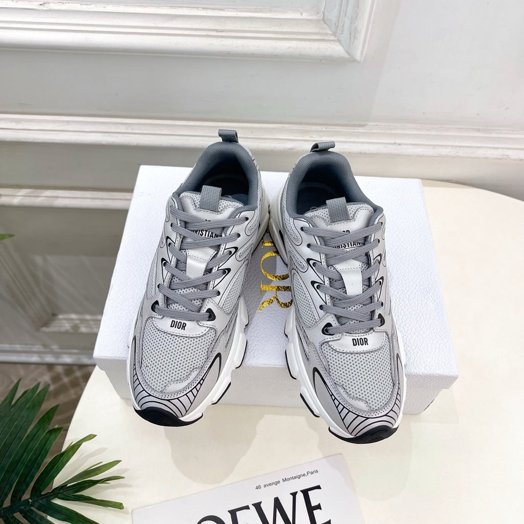 DIOR 26S SNEAKER IN GREY CALFSKIN AND MESH FABRIC
