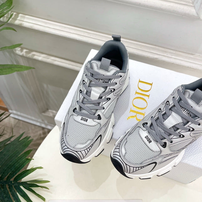 DIOR 26S SNEAKER IN GREY CALFSKIN AND MESH FABRIC