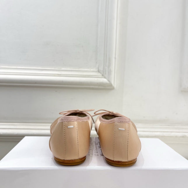 LOEWE 26S SPLIT-TOE BALLET FLATS IN NUDE PINK SILK