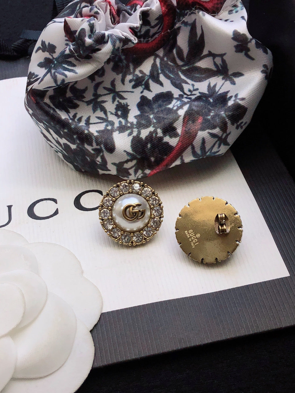 GUCCI 26S DOUBLE G LOGO PEARL CRYSTAL HALO STUD EARRINGS IN AGED GOLD TONE METAL 629031