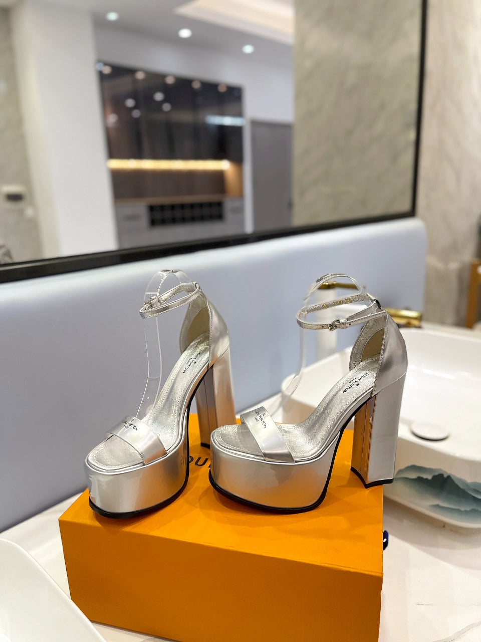 LV 26S HIGH HEEL SANDALS 145 MM IN SILVER CALFSKIN