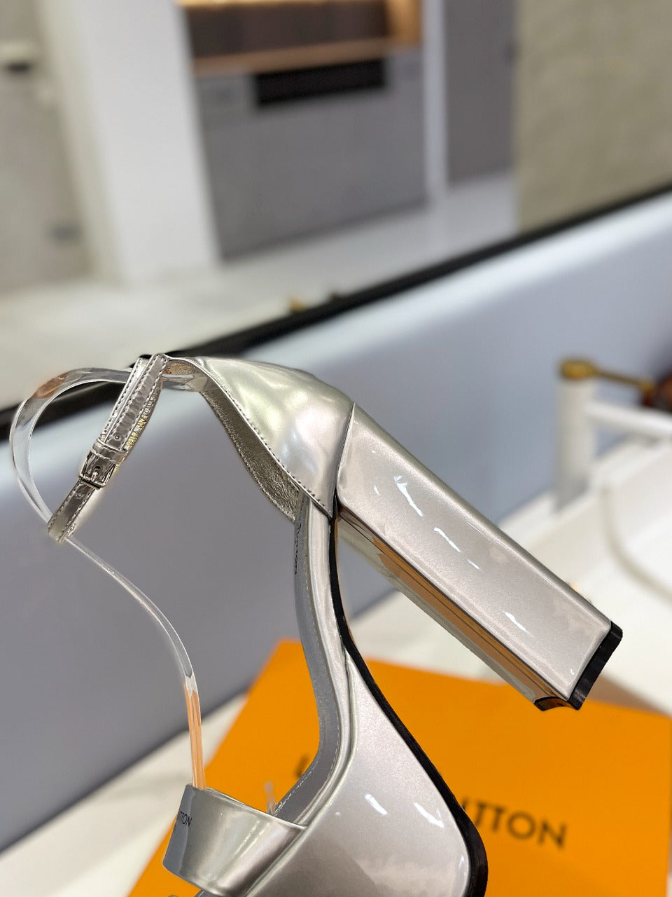 LV 26S HIGH HEEL SANDALS 145 MM IN SILVER CALFSKIN
