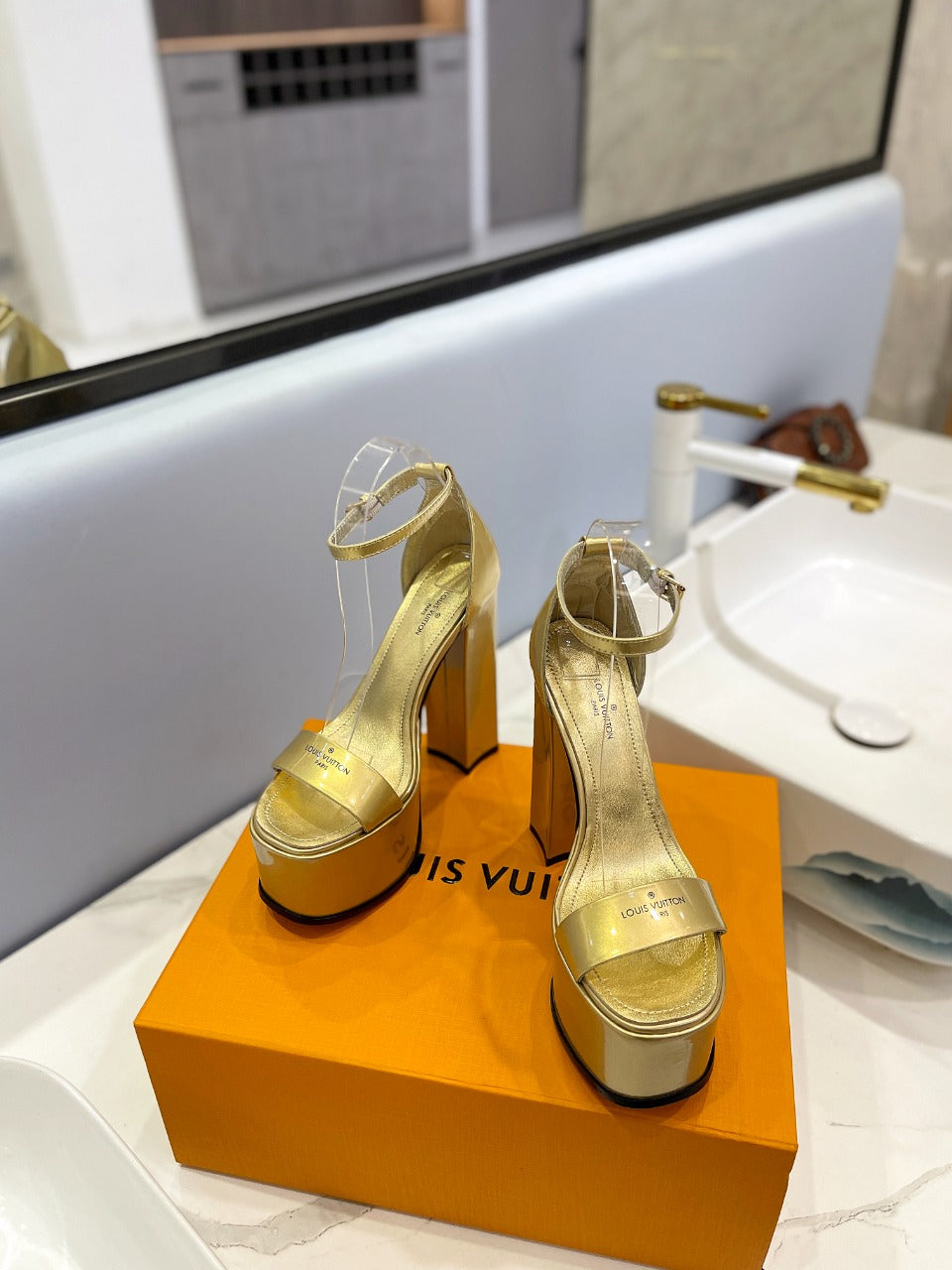 LV 26S HIGH HEEL SANDALS 145 MM IN GOLD CALFSKIN